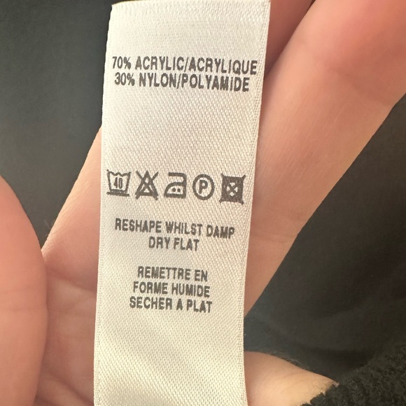 St Michael from Mark and Spencer Black Pencil Skirt - Picture 8 of 8